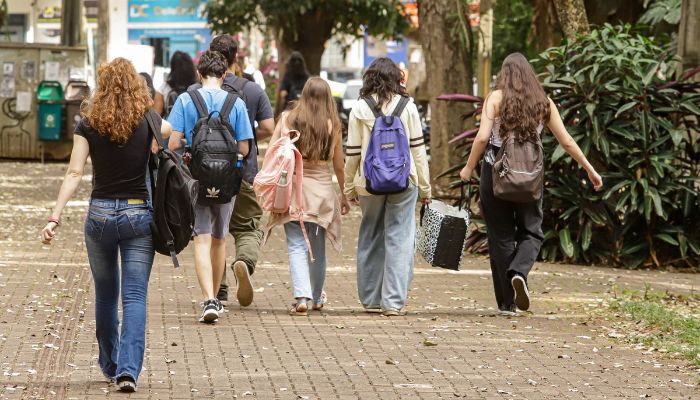  Diminui o número de jovens que não trabalham nem estudam no Paraná, aponta IBGE